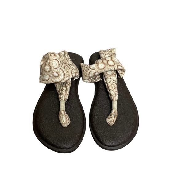 Sanuk Brown Paisley Sandals 8 - Picture 1 of 6